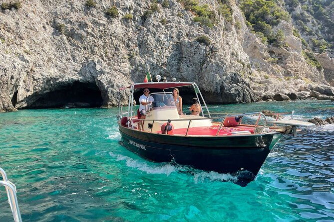 capri-tour-with-gozzo-3-hours