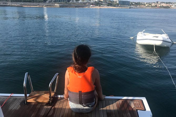 cascais-private-sailing-2h-cruise-with-a-drink