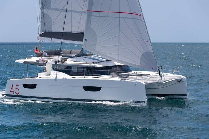 catamaran-cruise-in-the-frioul-archipelago-in-marseille-2