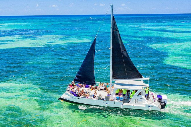 catamaran-cruise-with-snorkeling-hooka-diving-and-parasailing