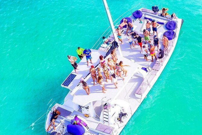 catamaran-cruise-with-snorkeling-parasailing
