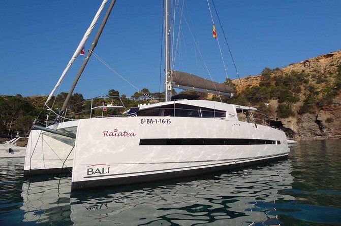 catamaran-private-charter