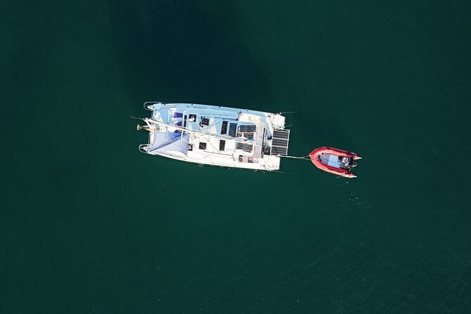 catamaran-private-sailing-tour