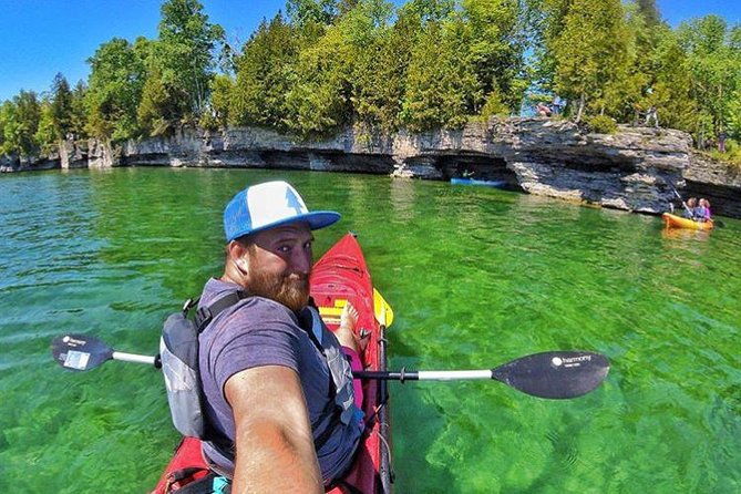 cave-point-kayak-tour