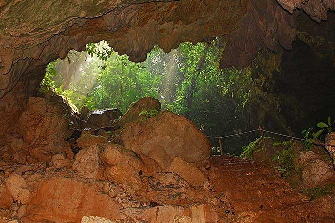 cave-tubing-at-saint-hermans-cave