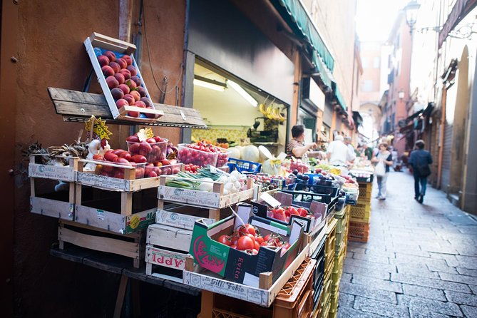 cesarine-market-tour-cooking-class-at-locals-home-in-bologna-2