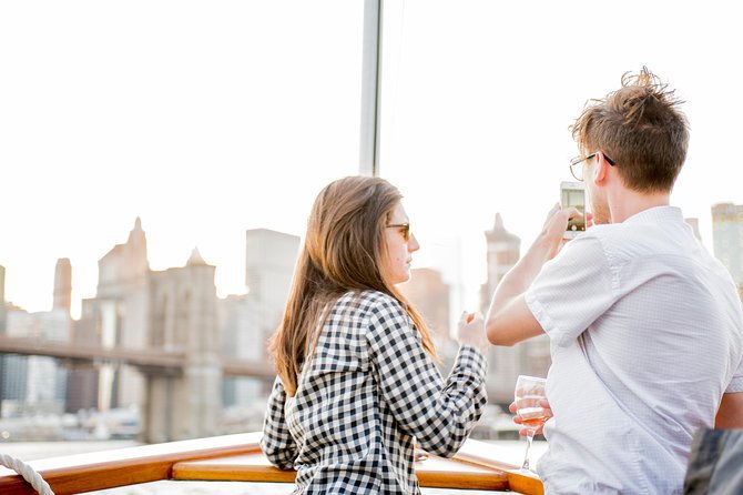champagne-wine-and-cheese-pairing-sightseeing-cruise