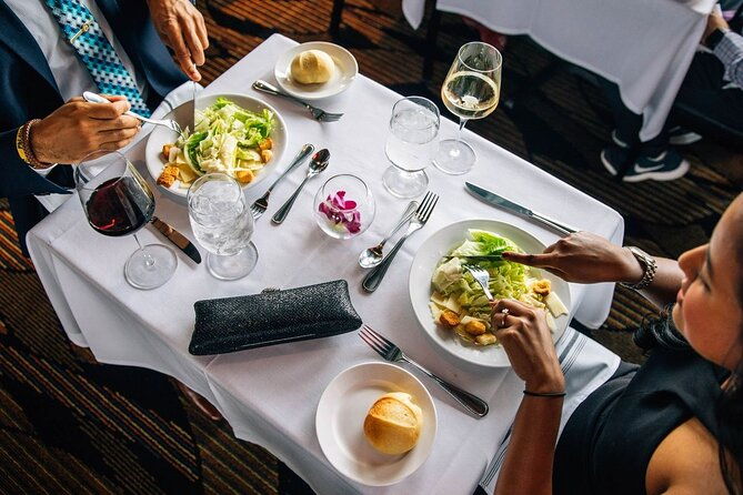 chicago-gourmet-dinner-cruise-on-lake-michigan