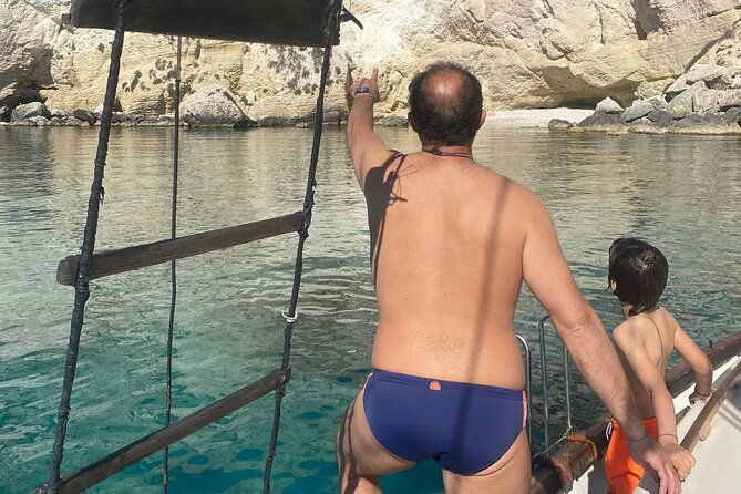 classic-boat-tour-of-the-gulf-of-cagliari