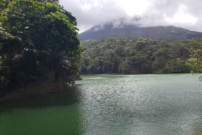combo-la-fortuna-waterfall-and-volcano-hike-hotsprings