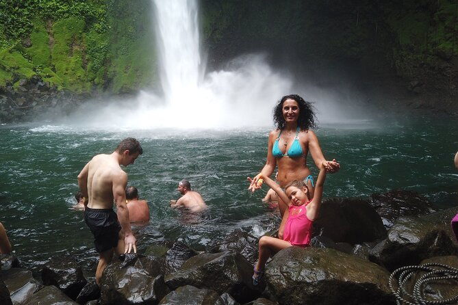 combo-la-fortuna-waterfall-arenal-volcano-mistico-hanging-bridges