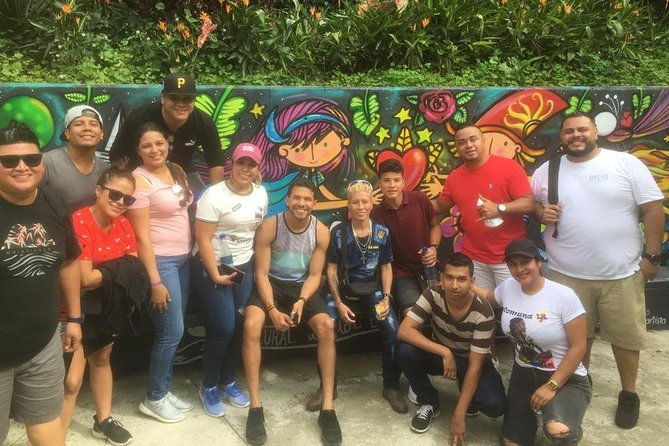 come-and-meet-comuna-13-with-a-local