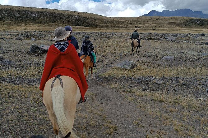 cotopaxi-volcano-horseback-ride-and-hike