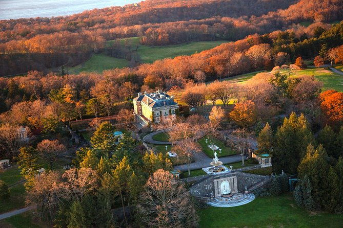 couples-private-hudson-valley-fall-foliage-helicopter-tour-from-westchester