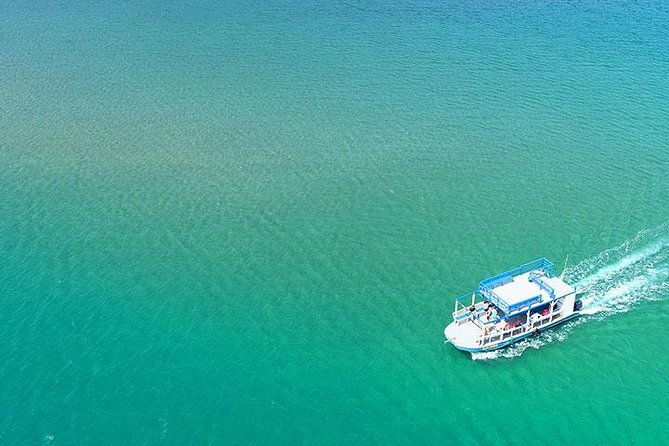 cruise-ship-multiple-snorkeling-snacks-music-private-vehicle