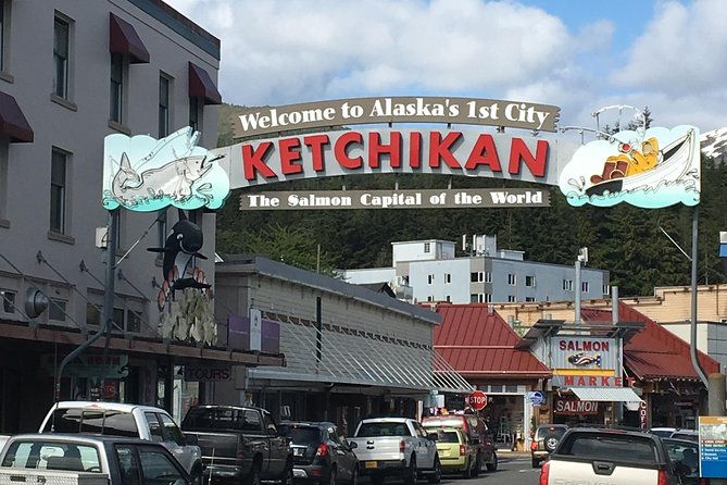 cruisin-and-boozin-90-minute-historical-walking-tour-of-sites-and-bars-2