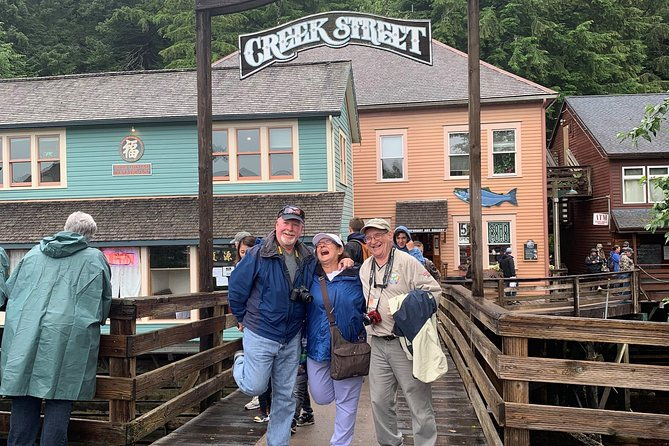 cruisin-and-boozin-90-minute-historical-walking-tour-of-sites-and-bars
