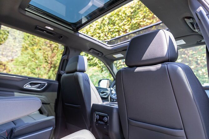 custom-wine-tour-in-black-suburban-with-panoramic-sunroof