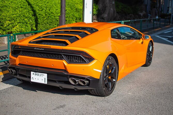daikoku-pa-jdm-car-scene-private-tour-in-a-lamborghini