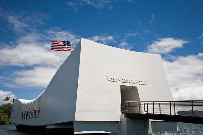 day-trip-from-kona-to-oahu-pearl-harbor-wwii-heroes-adventure