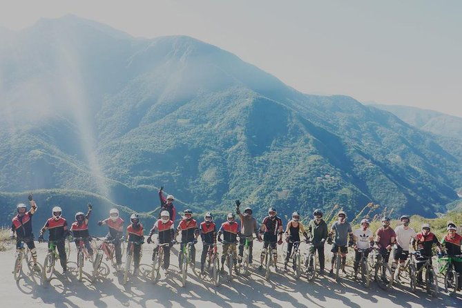 death-road-biking-double-suspension-bike-shared-tour