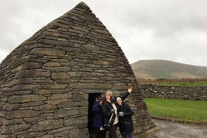 dingle-town-peninsula-private-chauffeur-driven-day-tour-from-killarney-luxury