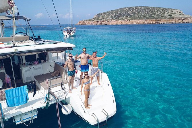 discover-cala-bassa-and-cala-comte-on-board-a-catamaran-2