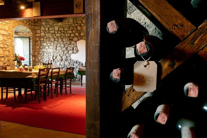 discover-montalcino-through-its-best-productions-brunello-saffron