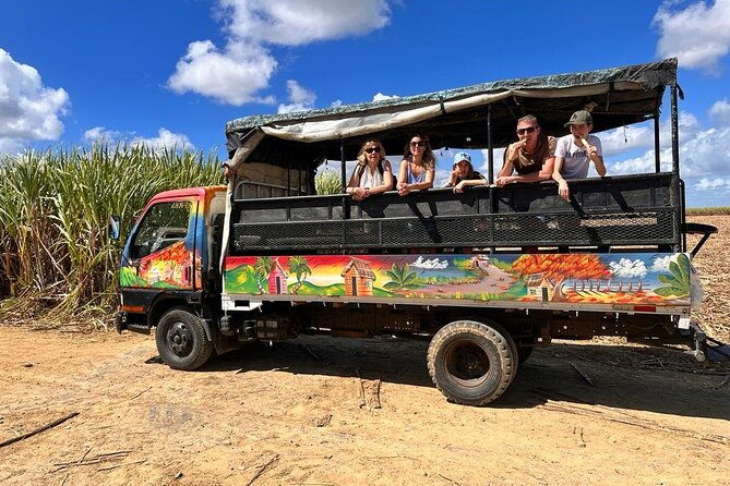 discovery-and-adventure-of-the-local-dominican-life-in-small-group