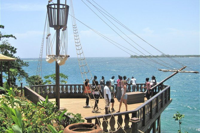 dunns-river-falls-and-ocho-rios-shopping-tour-from-falmouth