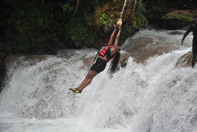 dunns-river-horse-back-riding-activity-from-montego-bay