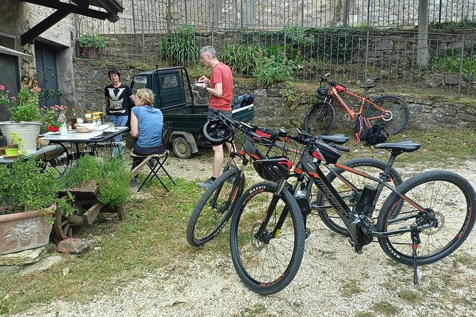 e-bike-tour-fortresses-and-mountains-near-the-terme-di-saturnia