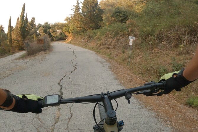 e-mtb-tour-agii-deka-stavros-mountain-achilleion-palace