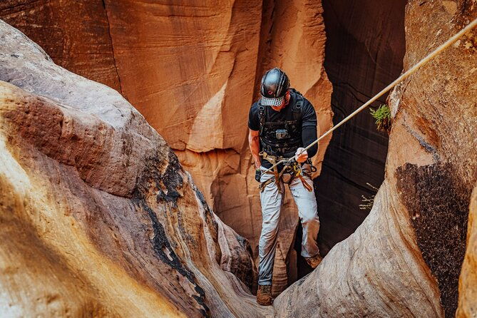east-zion-powells-way-full-day-canyoneering
