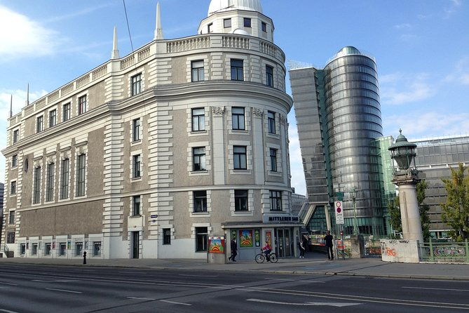 ebike-for-explorer-vienna-60min-with-guide-ride-the-bike-for-the-whole-day