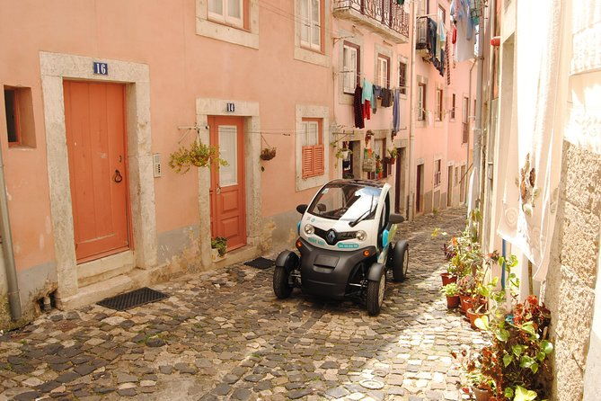 eco-car-twizy-tour-lisbon-downtown-and-belem-with-gps-audio-guide-3