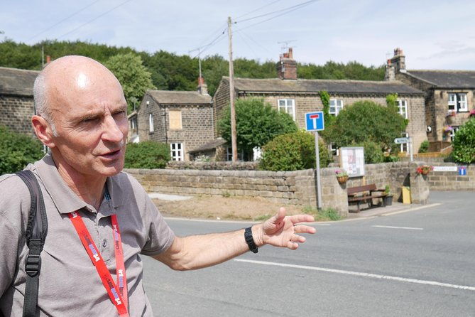 emmerdale-classic-locations-bus-tour-from-leeds