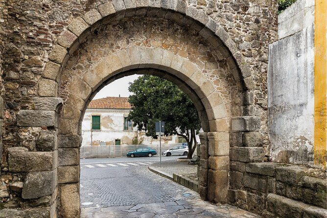 evora-scavenger-hunt-and-sights-self-guided-tour