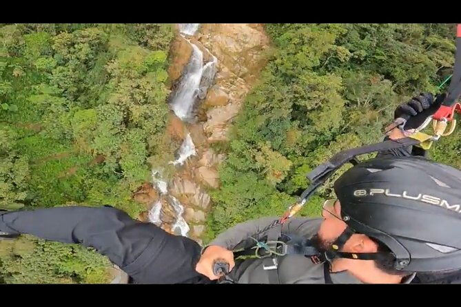 exciting-paragliding-flight-from-medellin-over-waterfalls