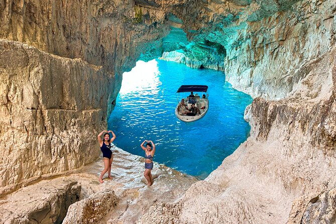 exclusive-shipwreck-blue-caves-tour-up-to-10-guests