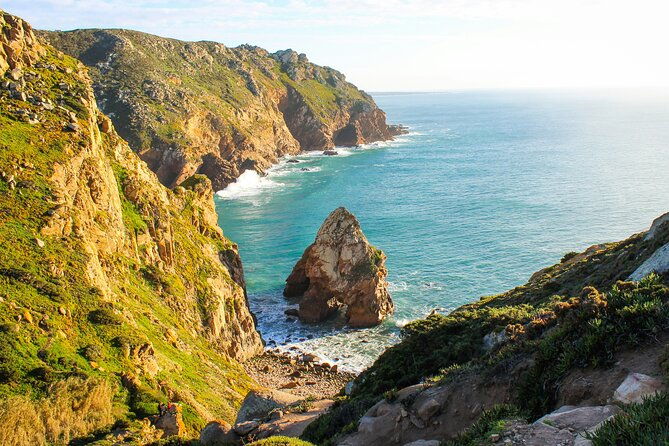 excursion-from-lisbon-to-sintra-cabo-da-roca-beaches-and-cascais-2