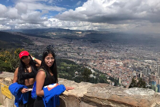 experience-bogota-visiting-monserrate-city-tour-food-and-museo-oro-or-botero