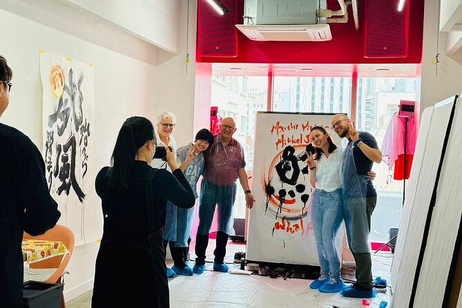 experience-of-large-calligraphy-performance-in-asakusa-tokyo