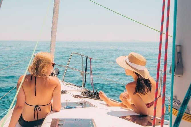 experience-romantic-sunset-sailing-on-a-modern-36ft-11m-sail-yacht-hvar-2