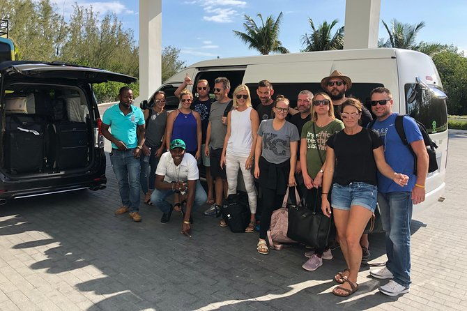 explore-montego-bay-private-airport-round-trip-transfer-to-negril