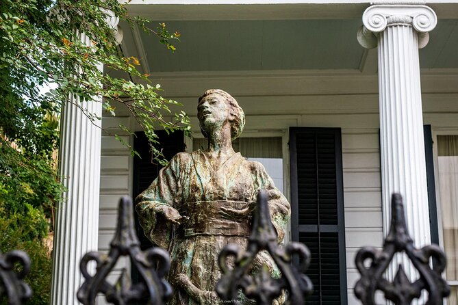 explore-new-orleans-garden-district-private-2-hour-walking-tour