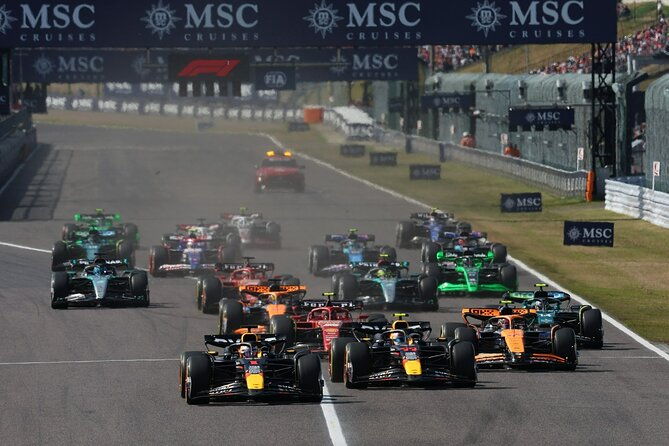 f1-japanese-grand-prix-jr-chartered-train-departing-from-osaka