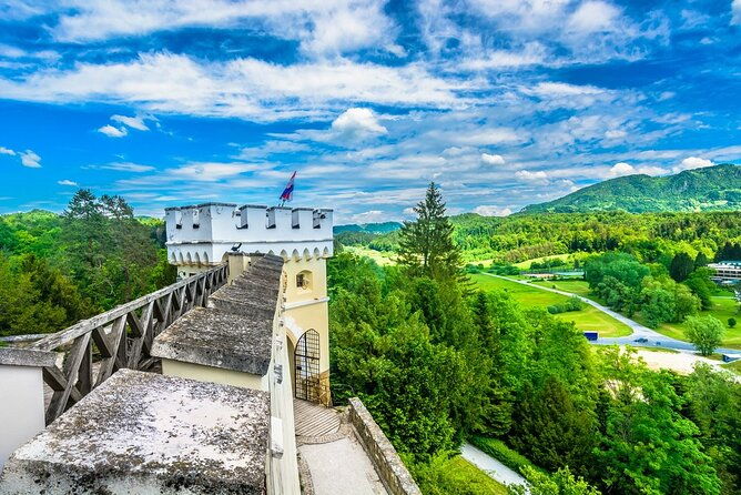 fairytale-castle-delicious-wine-tasting-and-lunch