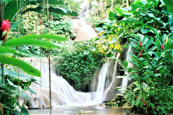 falmouth-shore-excursion-dunns-river-falls-express-plus-souvenir-shopping