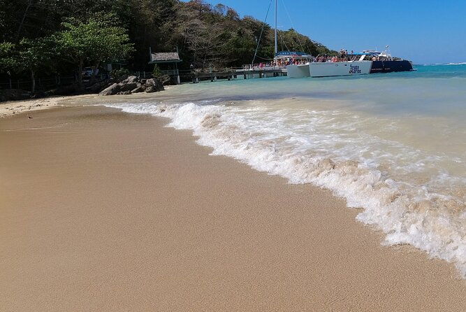 falmouth-to-ocho-rios-guided-tour-dunns-river-falls-shopping